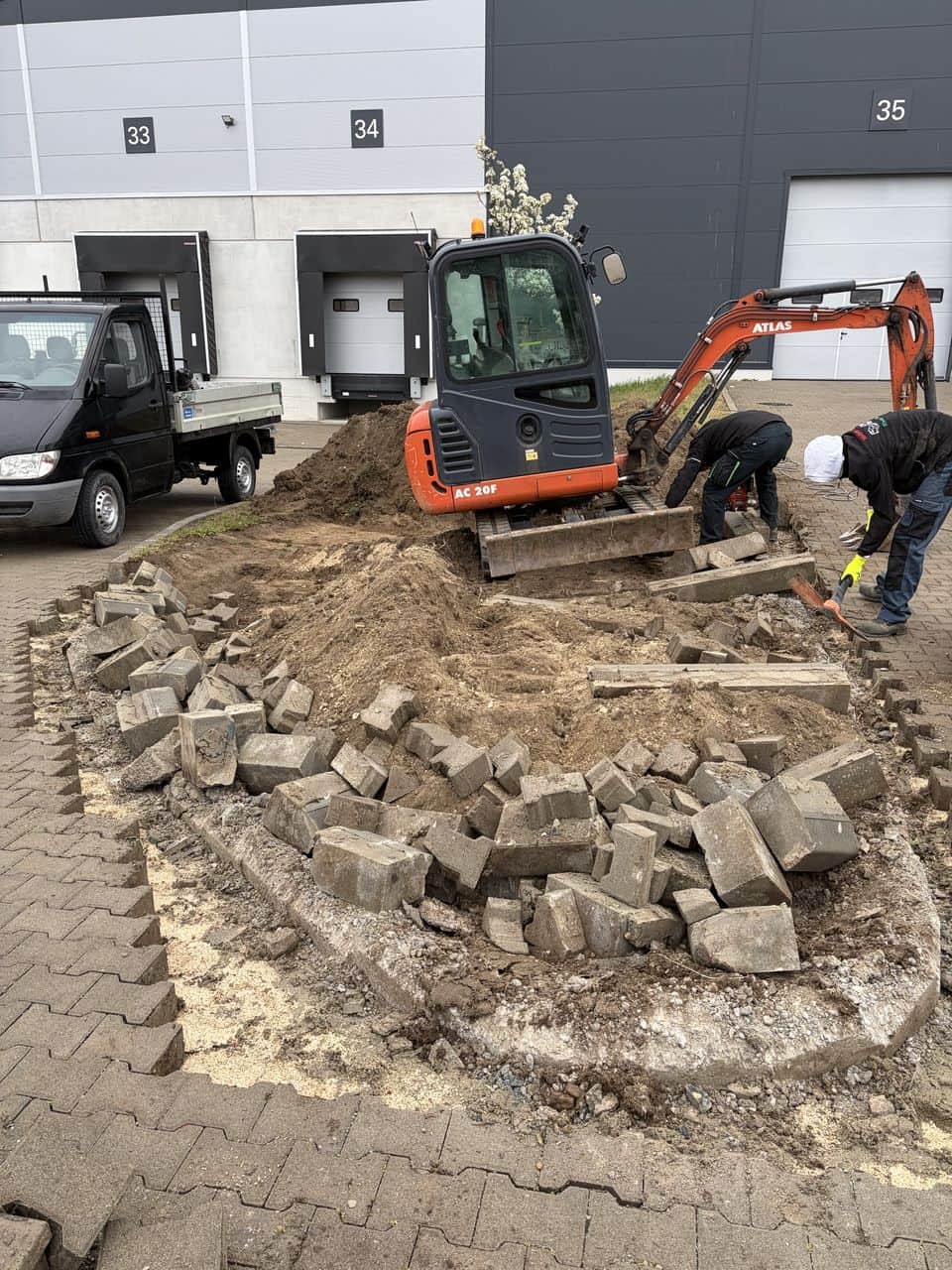Biggeorge Property — Közműépítés.